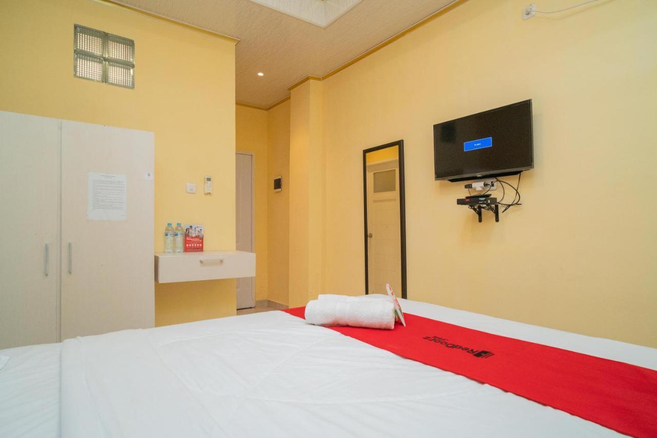 Reddoorz Plus Syariah Near Pasar Turi Surabaja Exteriér fotografie