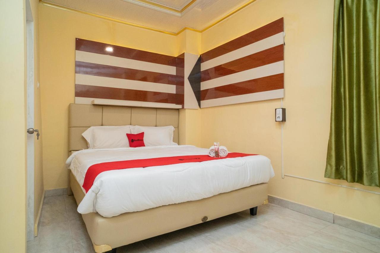 Reddoorz Plus Syariah Near Pasar Turi Surabaja Exteriér fotografie