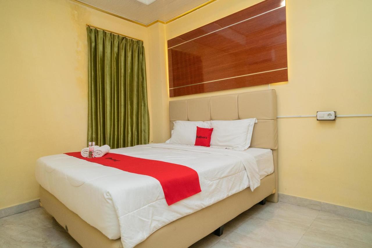 Reddoorz Plus Syariah Near Pasar Turi Surabaja Exteriér fotografie