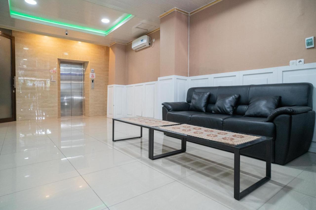 Reddoorz Plus Syariah Near Pasar Turi Surabaja Exteriér fotografie